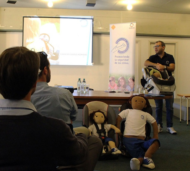 Training to Traffic Enforcers in Maldonado on Child Restraint Systems