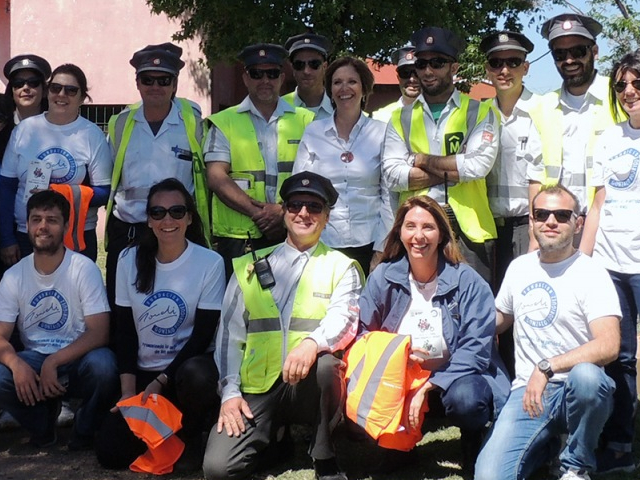 Reinforcing the use of safety elements by motorcyclists