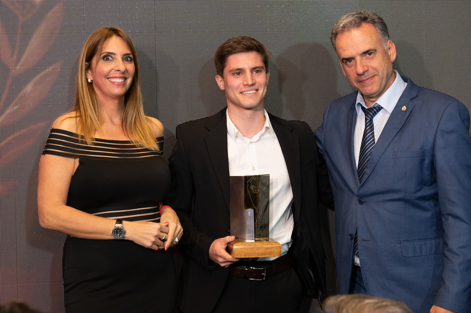 El Presidente de la República, Prof. Yamandú Orsi acompañó la segunda edición de los Premios Gonchi Rodríguez